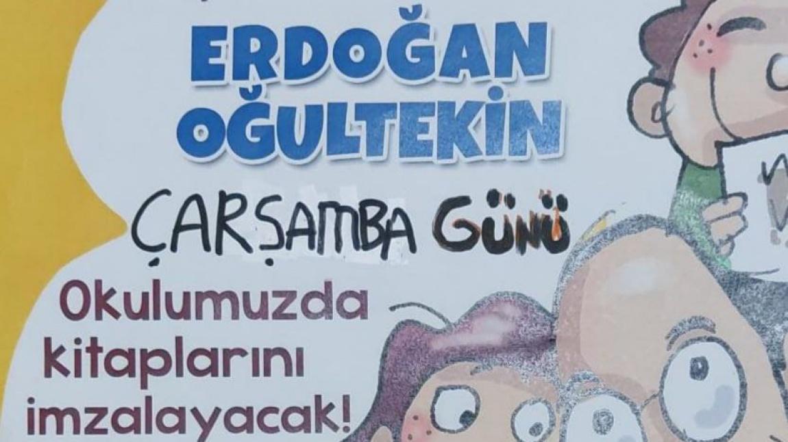 KARİKATÜRİST ERDOĞAN OĞULTEKİN OKULUMUZU ZİYARET ETTİ